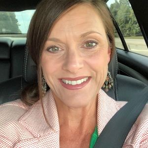 Meet your Posher, Julie